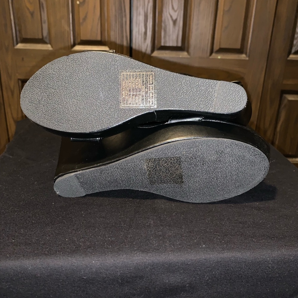 👠TORRID SANDALS 👠 - Picture 4 of 5